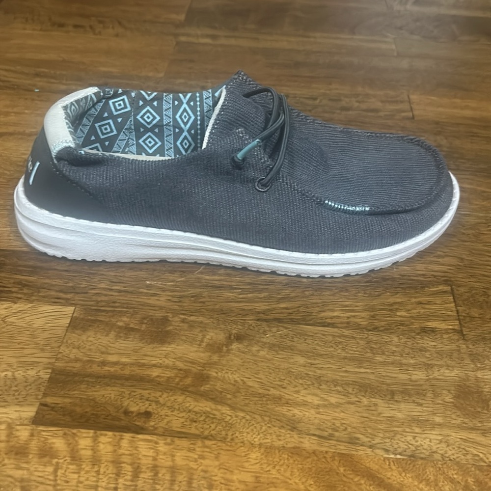 Hey Dude Women's Wendy Corduroy Carbon size 7 - Picture 2 of 7